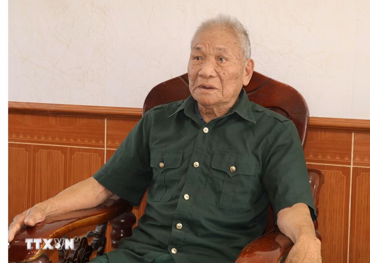 Chiến thắng Điện Biên Phủ là ký ức không thể phai mờ trong cuộc đời cựu chiến binh Nguyễn Văn Lịch, xã Nam Hồng, tỉnh Ninh Bình. (Ảnh: Thùy Dung/TTXVN)