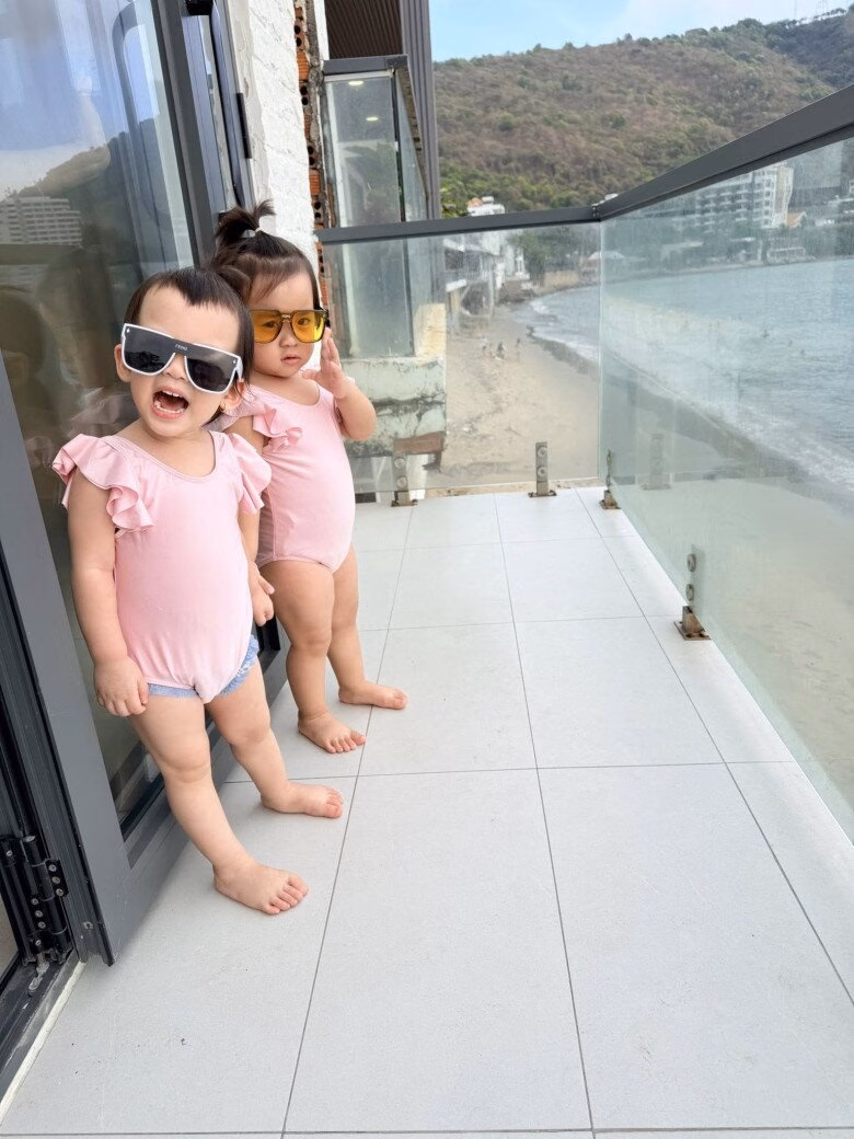 Diva Hồng Nhung luôn biết cách mang lại tiếng cười cho khán giả qua những chia sẻ hóm hỉnh.