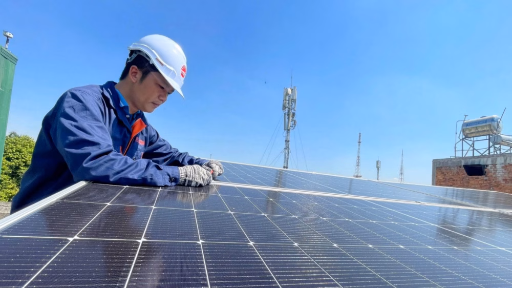 Đầu tư vào phát triển năng lực con người là chiến lược then chốt để Rạng Đông vận hành hiệu quả hệ sinh thái thông minh.