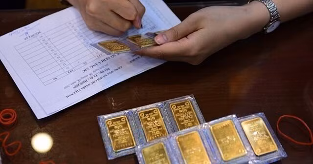 Giá vàng SJC ghi nhận mức giảm sâu so với thời điểm lập đỉnh cách đây 4 tháng.