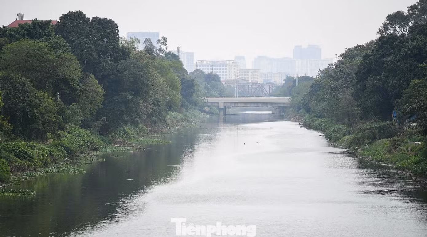 Hệ thống sông Nhuệ - Đáy luôn trong tình trạng ô nhiễm nhiều năm qua. Ảnh: Dương Triều.