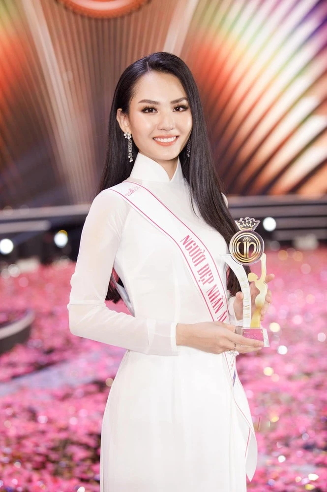 Mai Phương luôn nỗ lực trong các hoạt động nghệ thuật và cộng đồng.