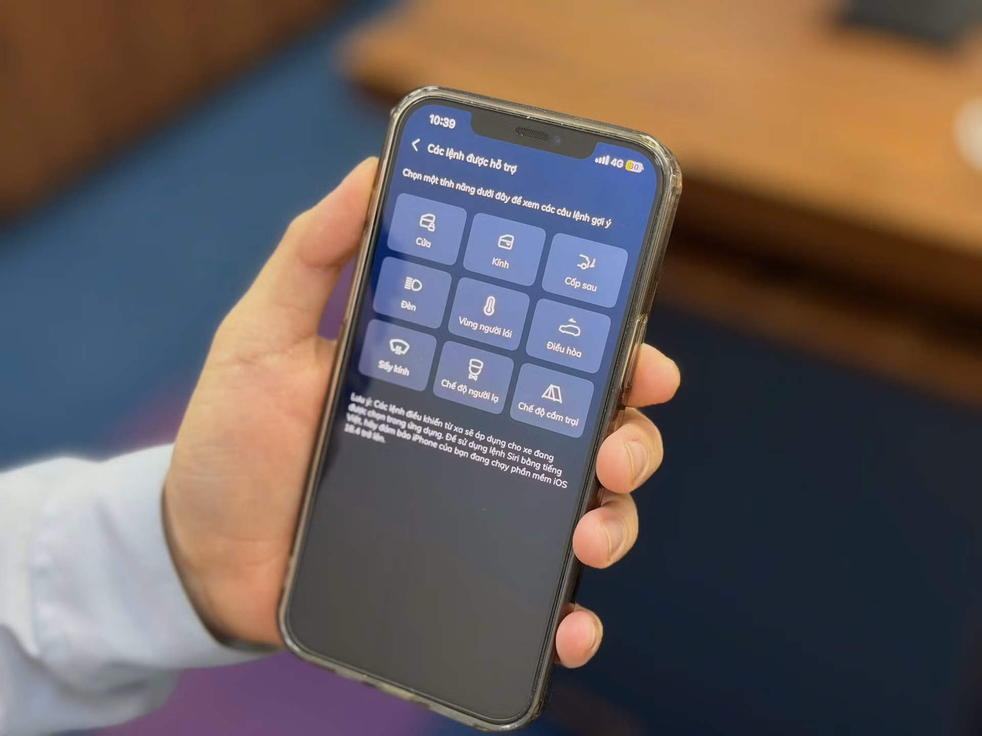 Việc tích hợp dữ liệu trạm sạc thời gian thực giúp chủ xe điện chủ động hoàn toàn trong mọi hành trình.
